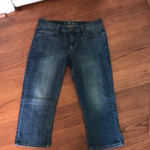 Old navy Capri jeans. Size 6